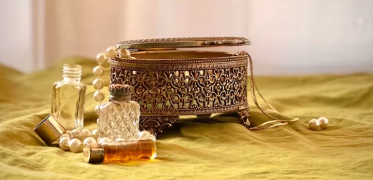 How Can Arabic Perfumes Be Stored to Preserve Their Fragrance