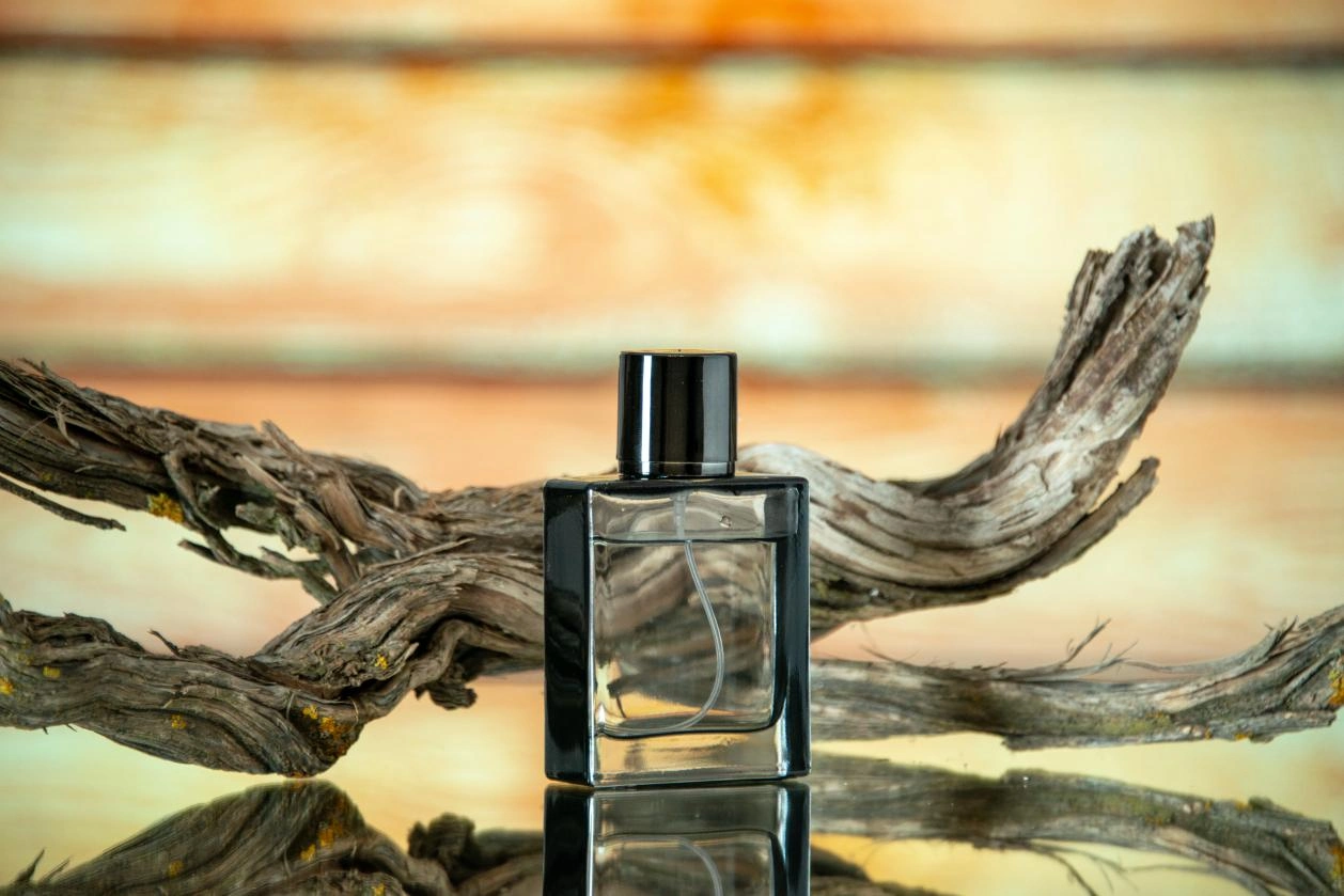 Wooden neutral perfume