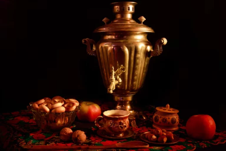 The Diverse Applications of Arabian and Oriental Perfumes in Traditional and Modern Cologne Culture