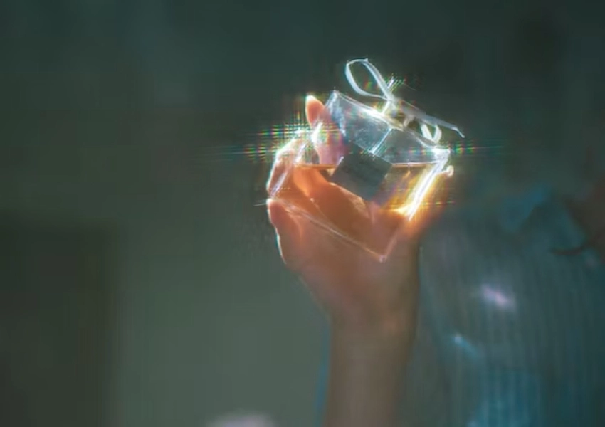 What Is Sustainable Perfume: A Guide for Eco-Conscious Buyers
